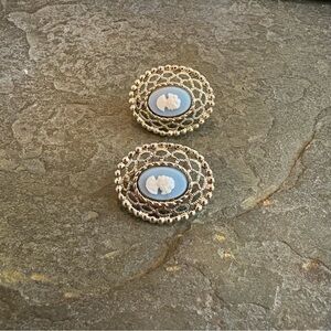 1957 Sarah Coventry Gold tone Oval Filigree Cameo Clip Earrings